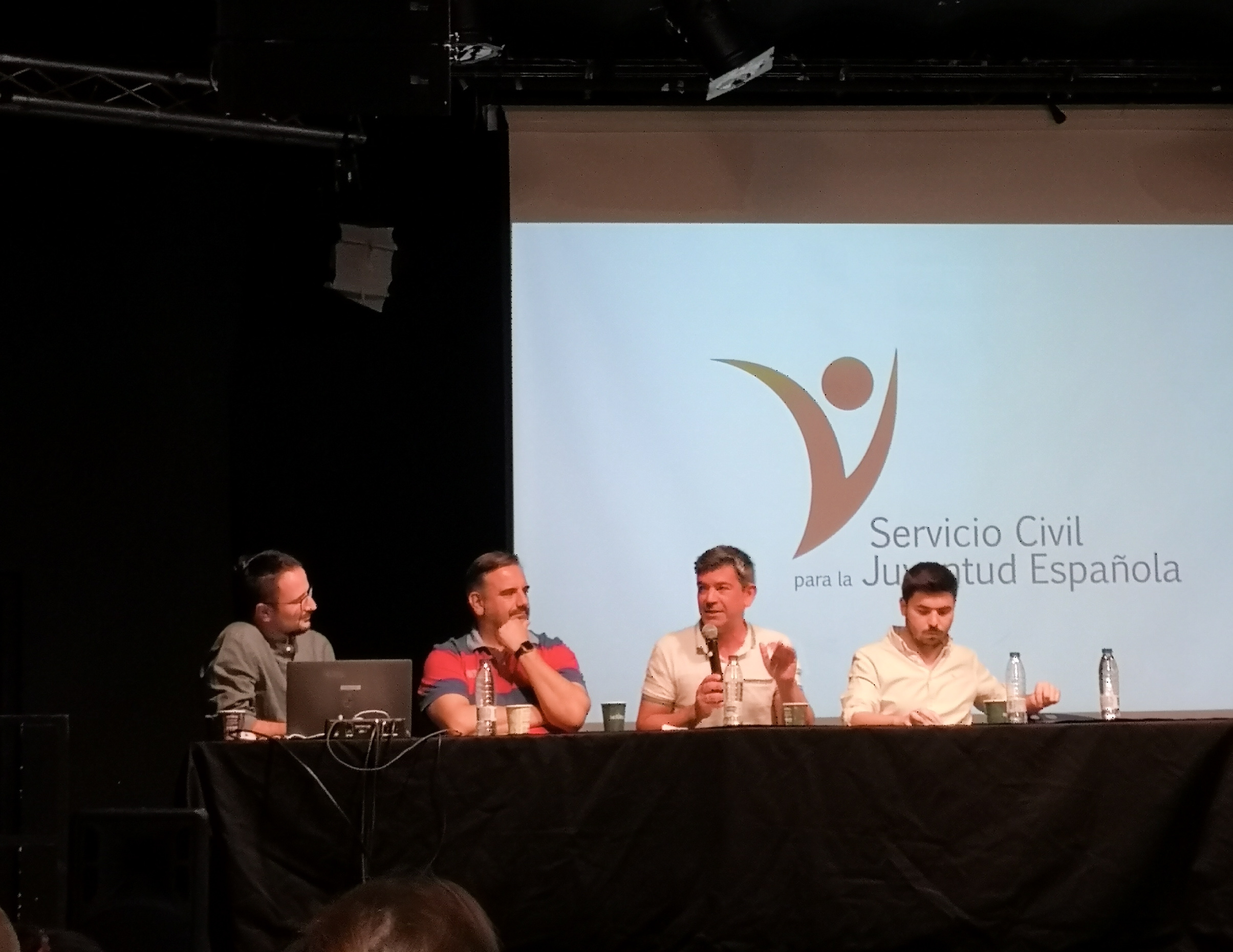 CAP A UN SERVEI CÍVIC