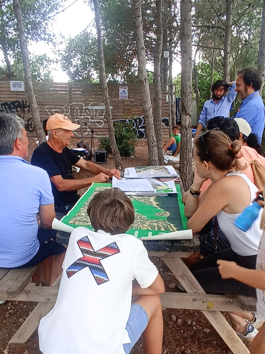 UNA TARDA AL BOSC