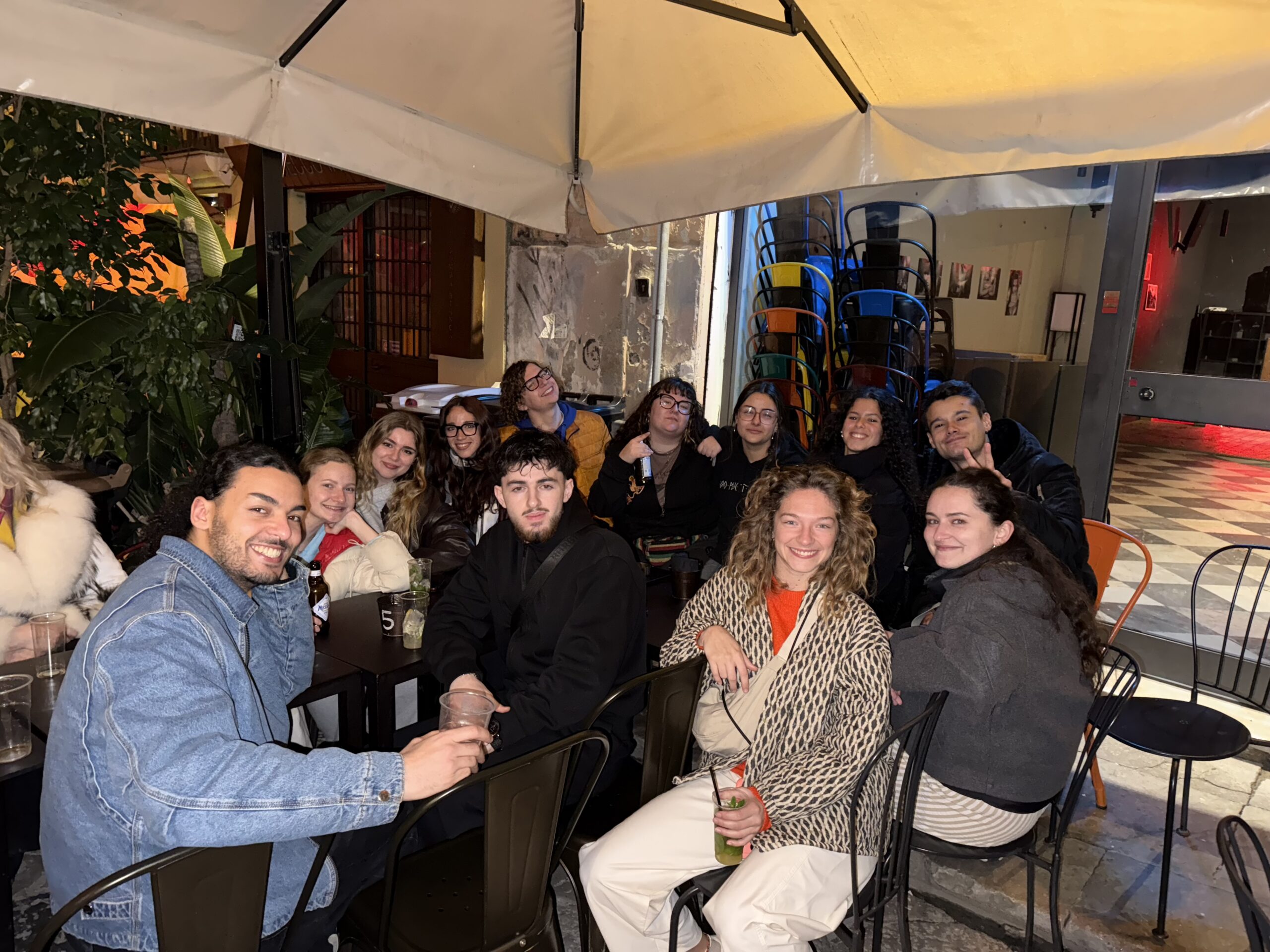 Palerm ens va ensenyar que el mosaic es manté amb conversa i no amb cola